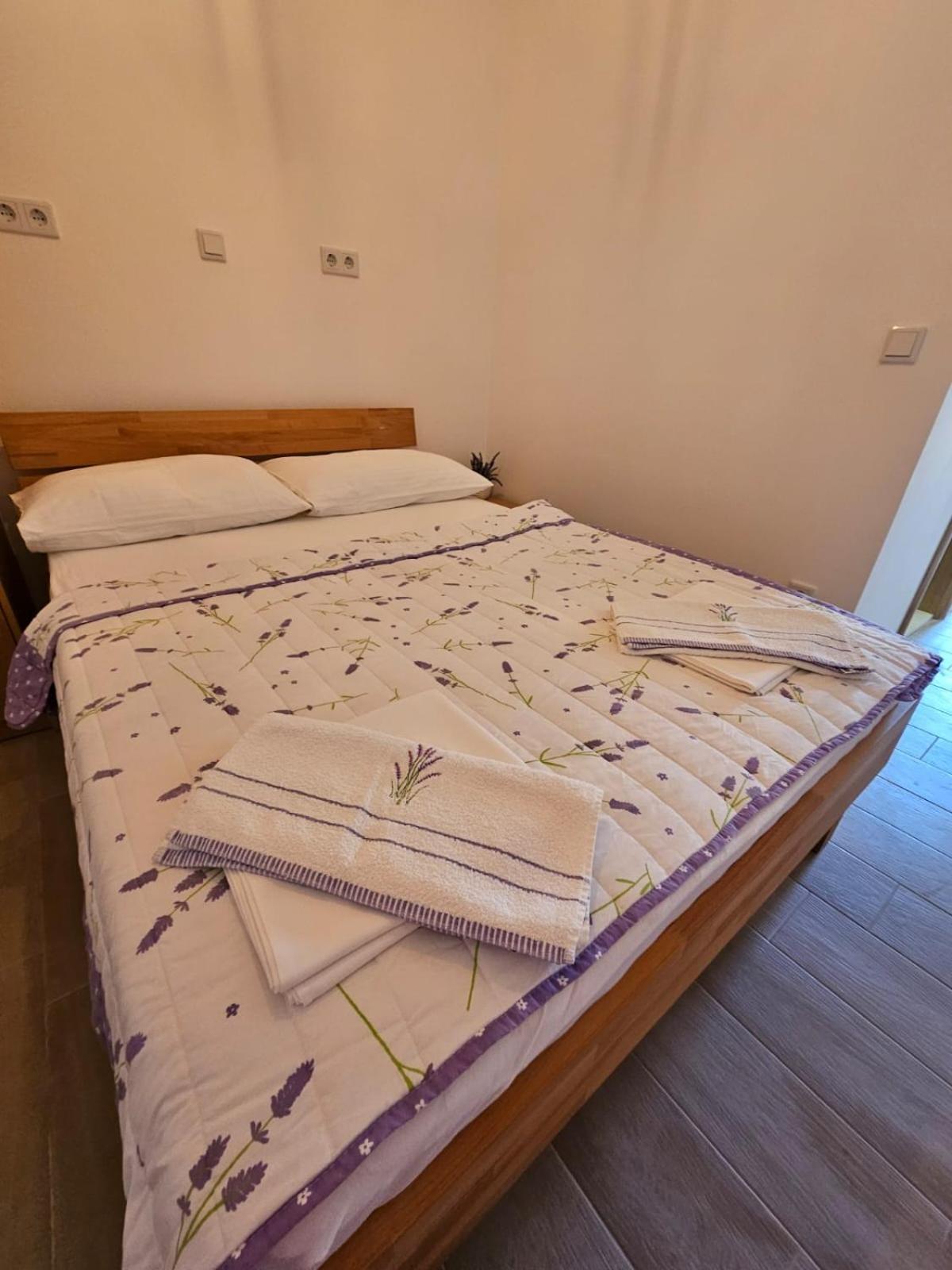 Apartmani Butigan-Tiha Luka Neum Ngoại thất bức ảnh